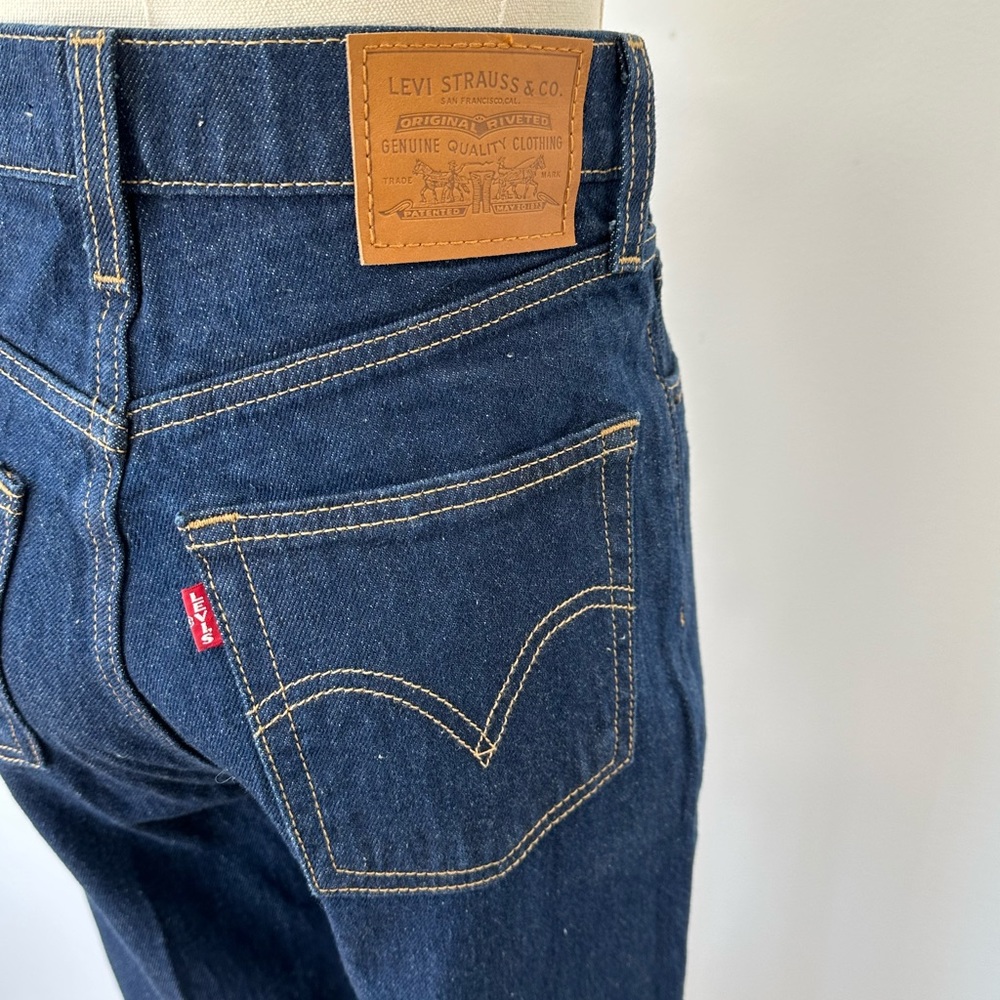 Levi’s Ribcage High Rise Bootcut Jeans - Picture 13 of 16